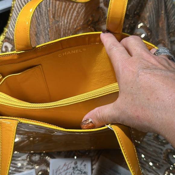 AUTHENTIC CHANEL PATENT LEATHER TOTE HANDLE BAG MADE IN FRANCE  6251903 - Picture 5 of 15